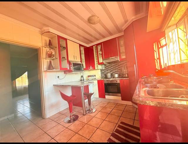 3 BEDROOM HOUSE FOR SALE IN VANDERBIJLPARK CW 5